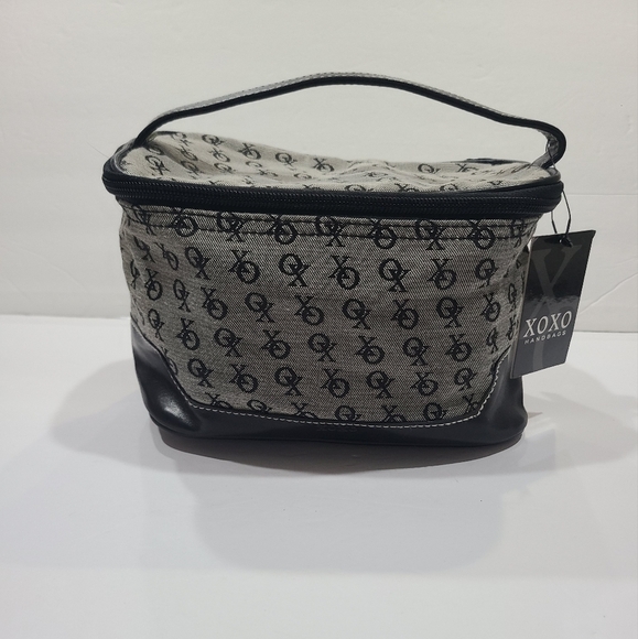 NWT XOXO Black and Gray Cosmetic Bag - Picture 1 of 11